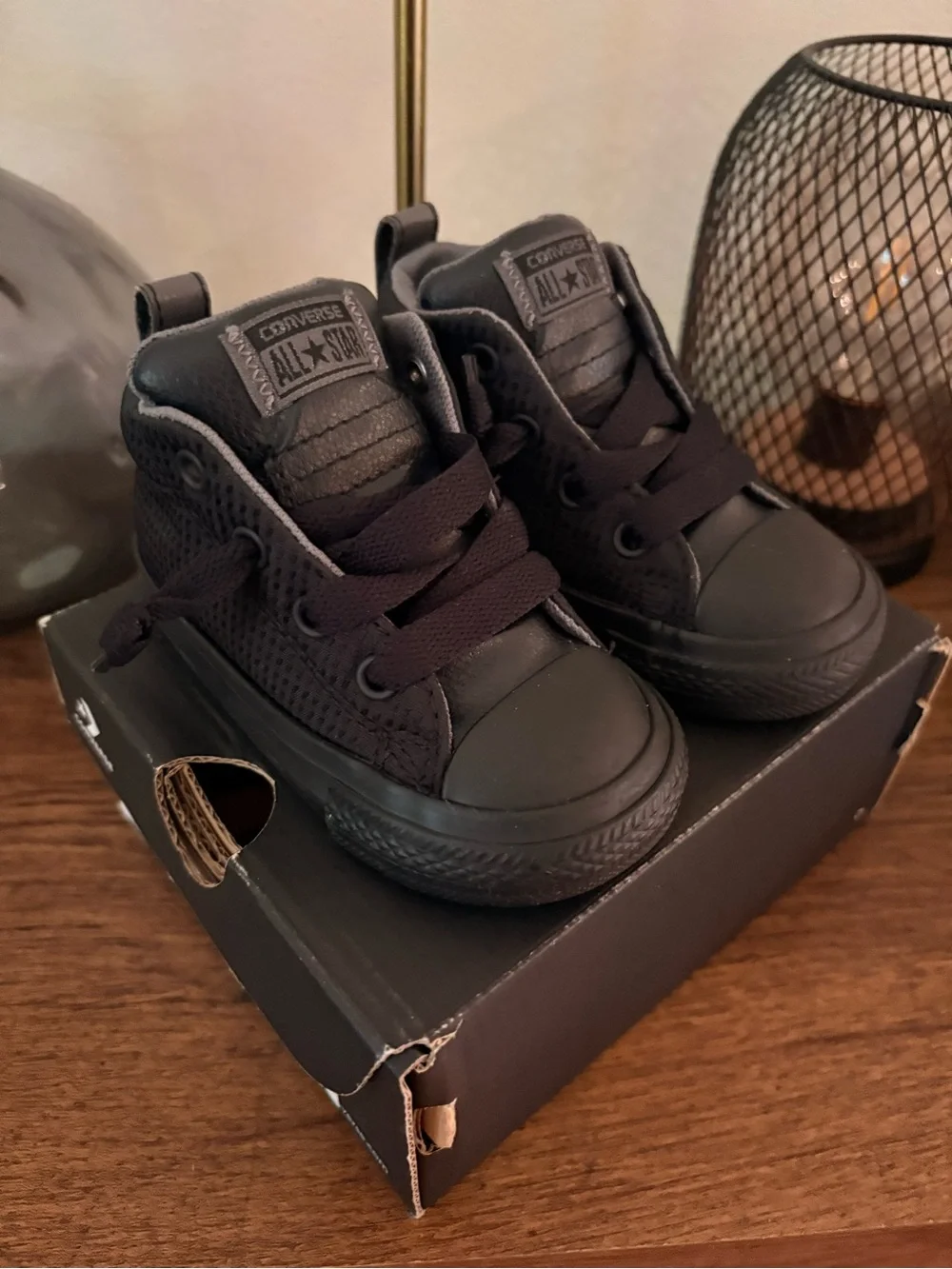 New! Baby high top converse